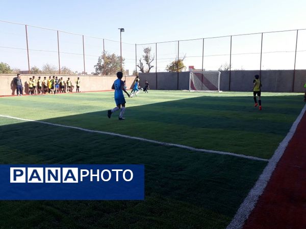 برگزاری مسابقات فوتبال به مناسبت ایام فاطمیه در خلیل آباد 