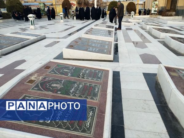 روزهای چراغ برات‌‌‌ در آرامگاه شهید مدرس کاشمر