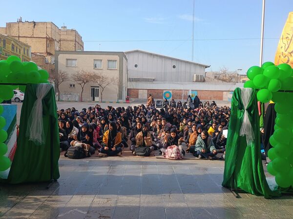   جشن شعبانیه در دبیرستان دخترانه ذبیح الله هوشیار مشهد