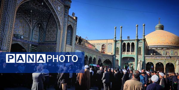 انس و ارادت قشرهای مختلف مردم قم با شهدای گمنام