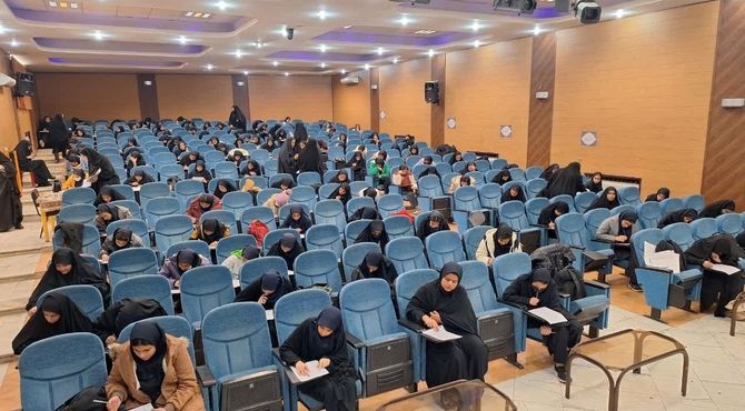 مسابقات قرآن و معارف اسلامی دانش‌آموزان متوسطه شهرستان تیران و کرون