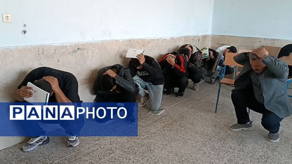 هنرستان کار و دانش رهبری میزبان مانور نمادین زلزله شد