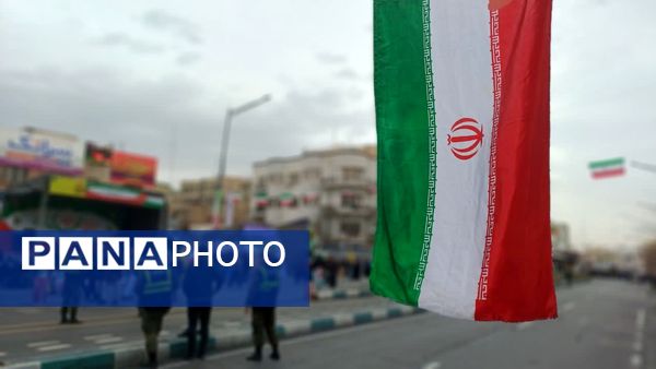 راهپیمایی ۲۲ بهمن با حضور پرشور مردم انقلابی در تهران