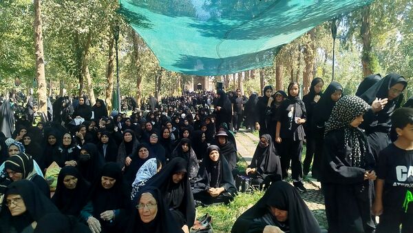 جاماندگان اربعین حسینی در  راهپیمایی حرم تا حرم نیشابور 