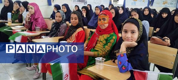 نواختن زنگ مهر و ایثار و ادای احترام به یادمان شهدا در بندر لنگه 