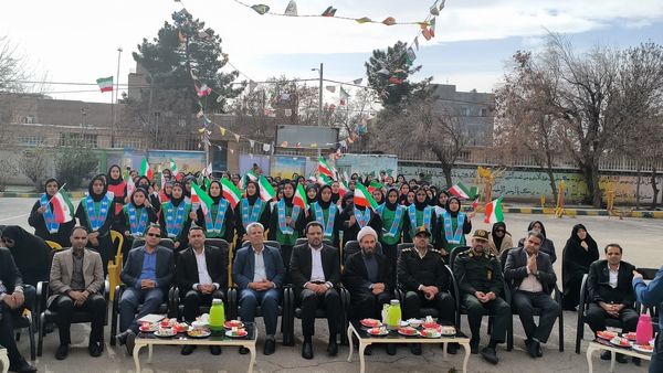 طنین گلبانگ انقلاب در دبیرستان شبانه روزی همای رحمت شهرستان سرخس