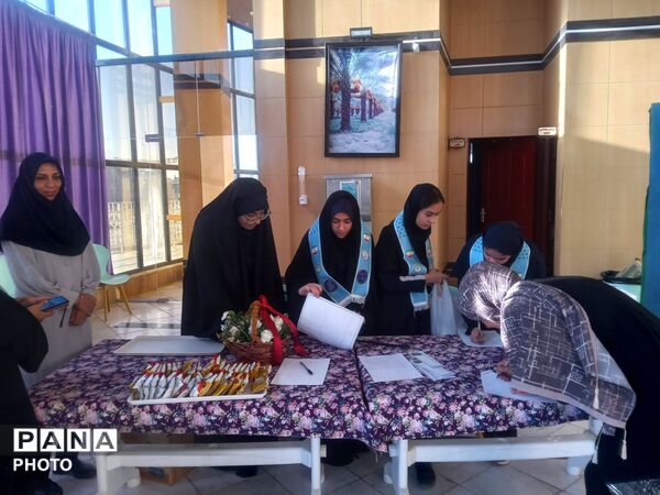 جلسه انجمن اولیا و مربیان دبیرستان نمونه فرهنگ در کانون شهید شوشتری