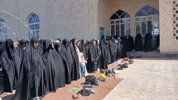 نماز جمعه این هفته شهرستان کاشمر همزمان با روز قدس برگزار شد 