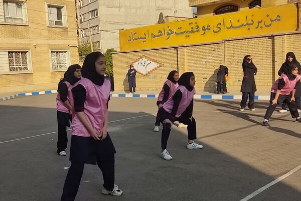 به‌مناسبت هفته بهداشت روان در دبیرستان فرشتگان ناحیه ۴شیراز 