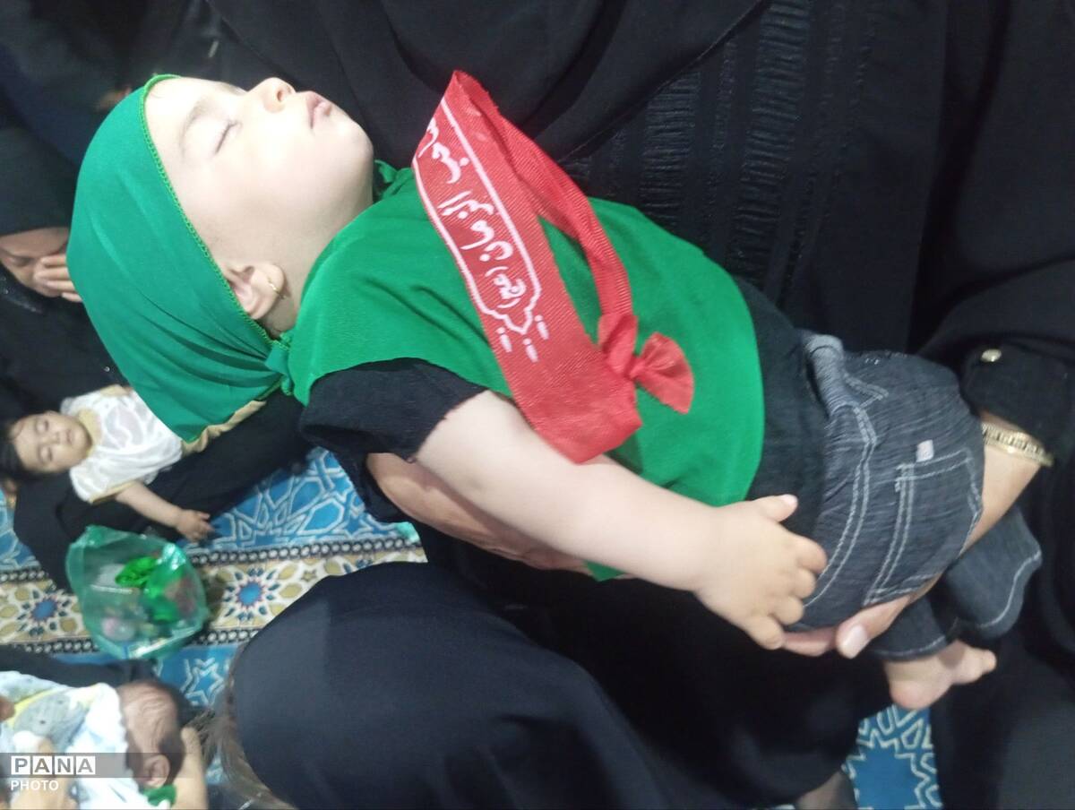 همایش بزرگ شیرخواران حسینی در قروه