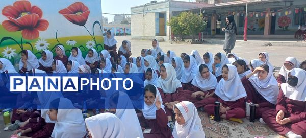 جشن و سرور با نمایش عروسکی و مسابقه در مدرسه شهید ابراهیم تنیده 