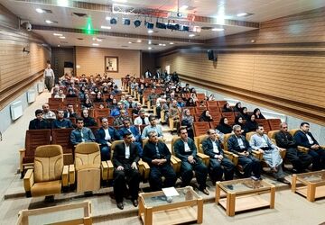 آیین تجلیل از برگزیدگان کنکور آزمایشی در جوانرود 