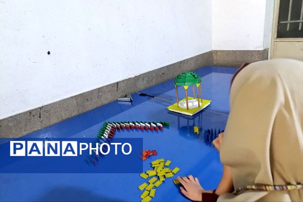 مراسم دهه فجر و برگزاری نمایشگاه دست‌سازهای دانش‌آموزی در دبستان شیخ کلینی