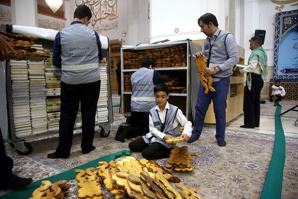 خدمت‌رسانی 35 خادمیار نوجوان در حرم حضرت معصومه(س)