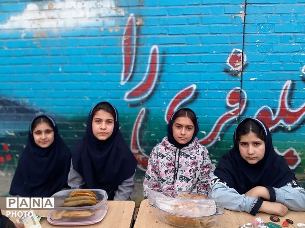 بازارچه در آموزشگاه موحدین  تبادکان مشهد