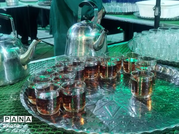 چایخانه حضرت زهرا (س)؛ جایی که مهربانی دم میآید و محبت سرو میشود