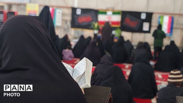 مراسم قرائت زیارت عاشورا در مسجد جامع