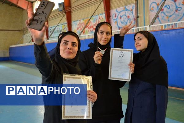 برگزاری مسابقه دو و میدانی در بهارستان‌2