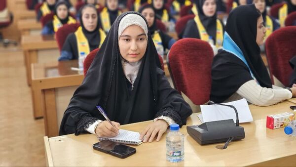 دیدار صمیمی دانش‌آموزان با استاندار کهگیلویه و بویراحمد 