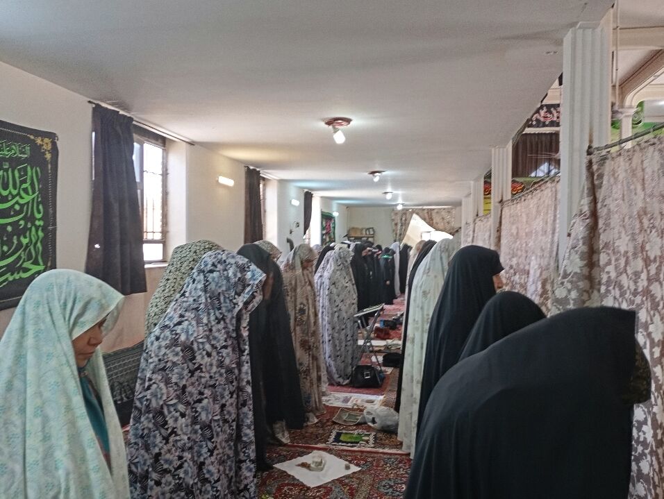 نماز جمعه در شهر تیتکانلو