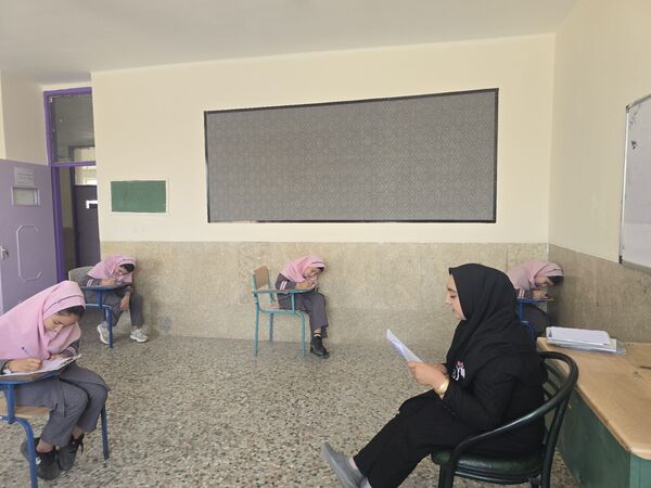 ششمی‌های دبستان کوثر حیدری در تکاپو امتحانات