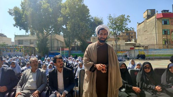 آیین نواختن زنگ مهر، ایثار و شهادت در دبستان شاهد حاج تقی آقا بزرگ ناحیه یک مشهد 