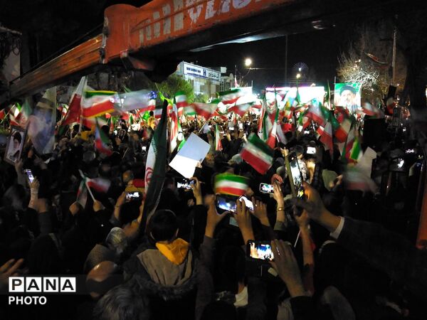 پیمان دوباره با رهبری با نوای رسای مهدی رسولی در آیین تجدید بیعت 