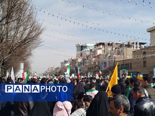 مردم در راهپیمایی ۲۲ بهمن، بار دیگر اتحاد خود را نشان دادند