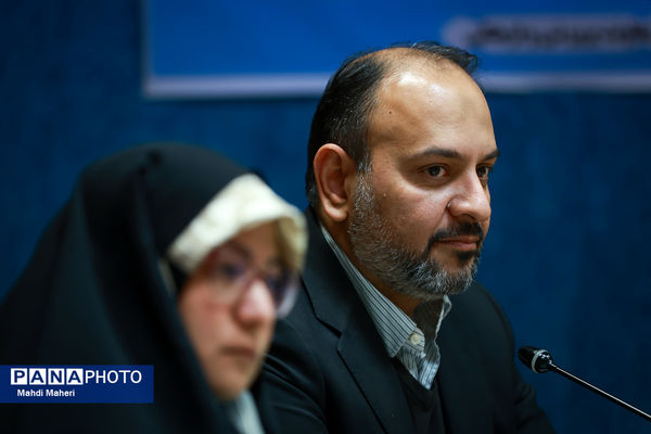 جلسه ستاد راهبری نظام مراقبت اجتماعی دانش‌آموزان (نماد)