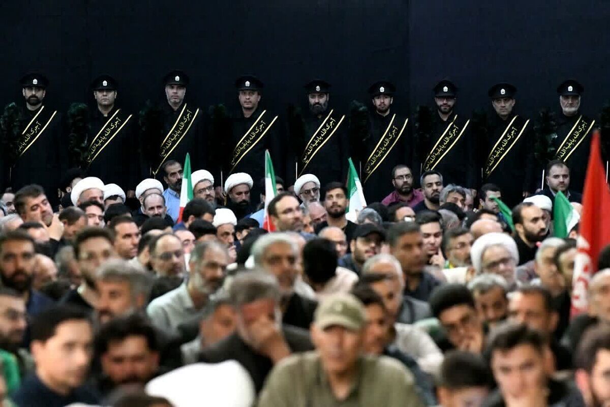 مراسم یادبود شهدای خانواده رهبر شهید در حرم حضرت عبدالعظیم حسنی علیه السلام 