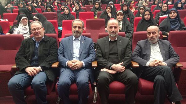 همایش زیست عفیفانه با موضوع عفت و حجاب در تالار ایوان‌ری