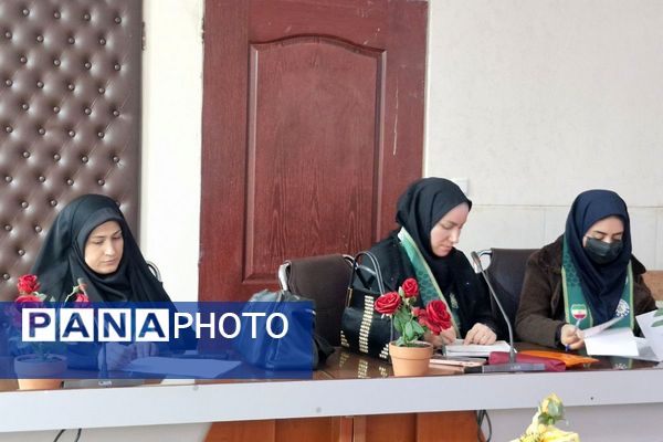 کارگاه آموزشی پیشتازان ویژه معاونین و مربیان پرورشی منطقه قرچک