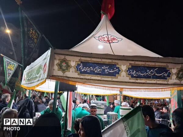  خدمات رسانی موکب ها در بلوار فضل نیشابور