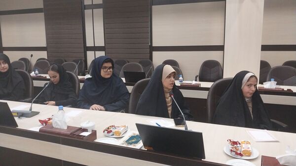 کارگروه دختران نواجوان و جوان مشهد با مشاور معاون رئیس جمهور در امور زنان وخانواده 