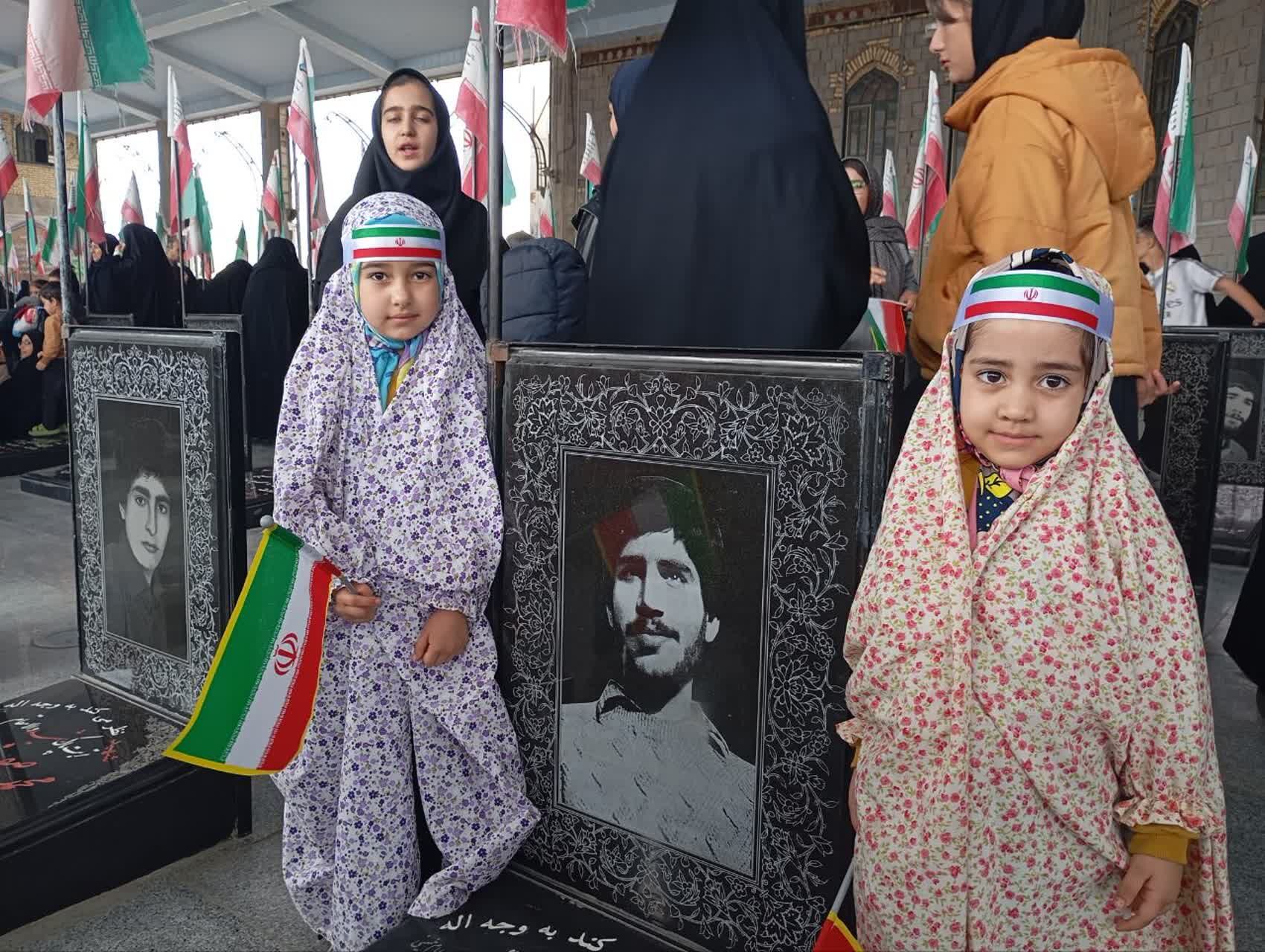 اقتدار کودکان نی‌ریزی در حماسه 22 بهمن