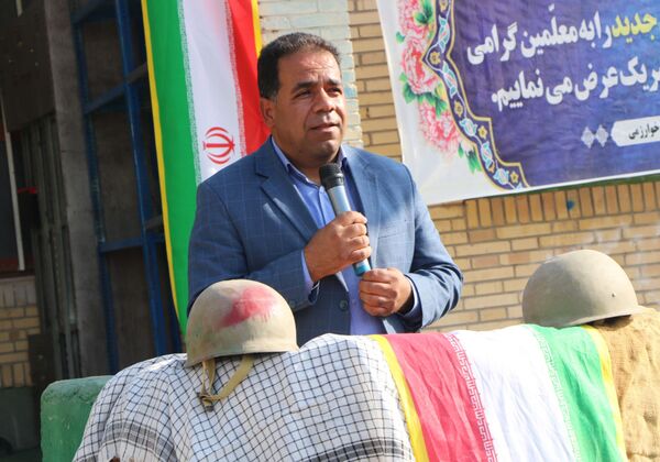 زنگ ایثار و مقاومت در مدارس ریگان 