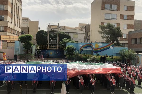 بیست و ششمین سالروز تاسیس سازمان دانش‌آموزی در دبستان طواف و معماریان ناحیه دو شهرری 