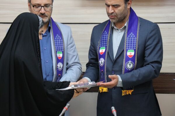 تجلیل از خبرنگاران برتر ناحیه دو مشهد با حضور مسئولان استانی