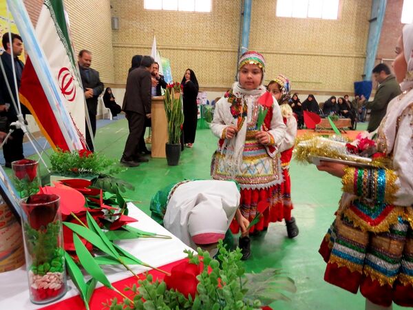 آیین برگزاری زنگ سپاس معلم در مدرسه خانکلابی بجنورد