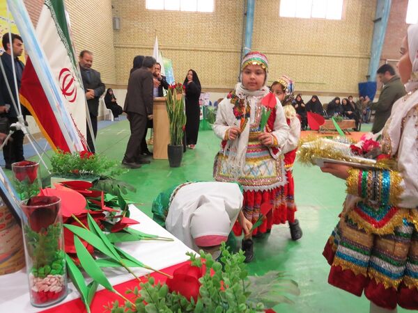 آیین برگزاری زنگ سپاس معلم در مدرسه خانکلابی بجنورد