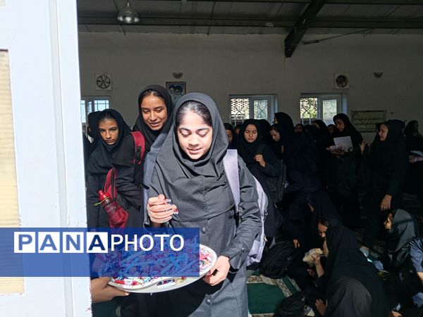 اهدای چادر به مناسبت روز دختر در خلیل‌آباد