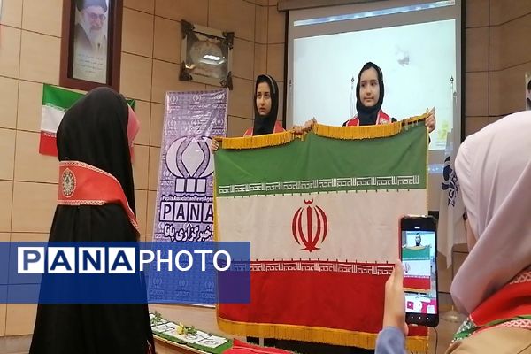 تقدیر از دانش‌آموز خبرنگاران فعال ناحیه 2 مشهد