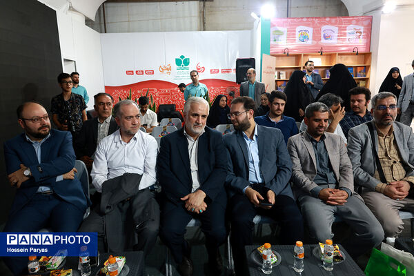 رونمایی از کتاب «مهدا در مدار لئو» در سی‌وششمین نمایشگاه بین‌المللی کتاب تهران