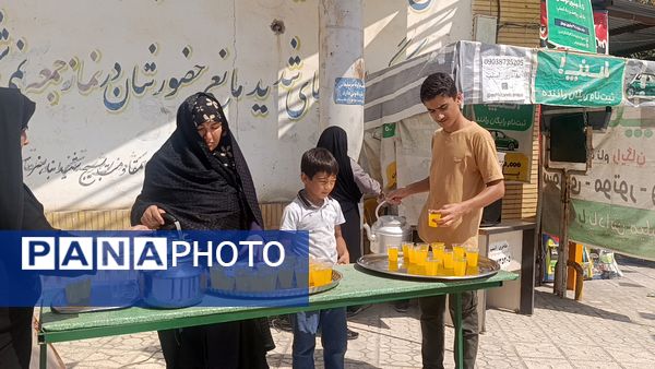 توزیع شربت و شیرینی به مناسبت میلاد پیامبر اسلام (ص) 