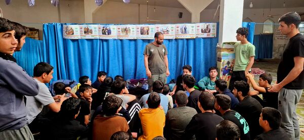 برگزاری مراسم اعتکاف پدر پسری در مسجد جامع آشخانه