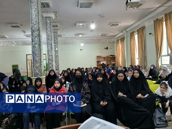 برگزاری جلسه توجیهی هیات‌های دانش‌آموزی دختران آموزش و پرورش ناحیه۶ مشهد
