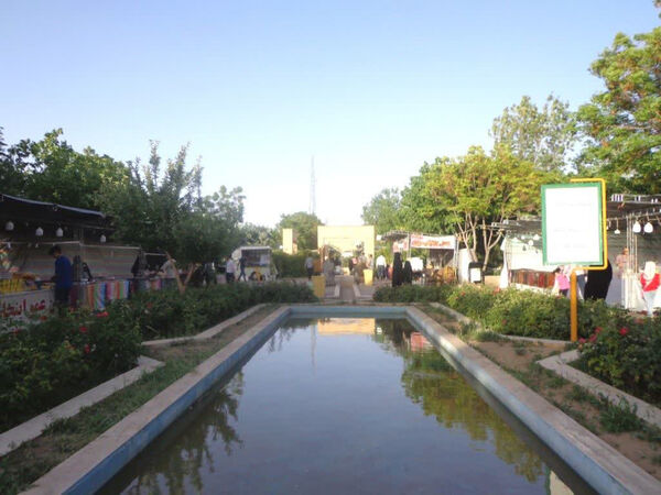 دومین نمایشگاه گل و گلاب در پردیسان قم