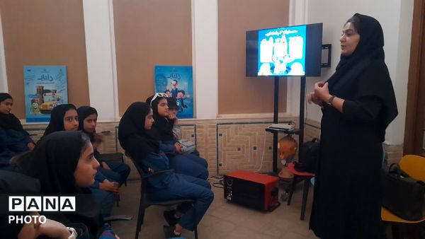 بازدید آموزشی دانش‌آموزان دبیرستان امام خمینی (ره) از موزه آب و طرح داناب