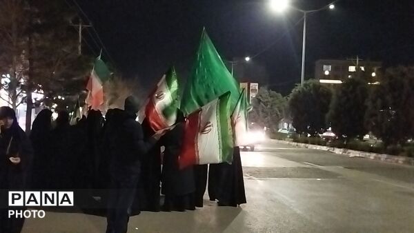 راهپیمایی ها در نیشابور همچنان ادامه دارد 