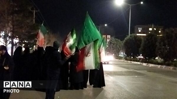 راهپیمایی ها در نیشابور همچنان ادامه دارد 